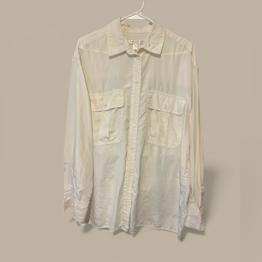 🤍🌷🤍Banana Republic Cream Button-Up Blouse 100% silk
